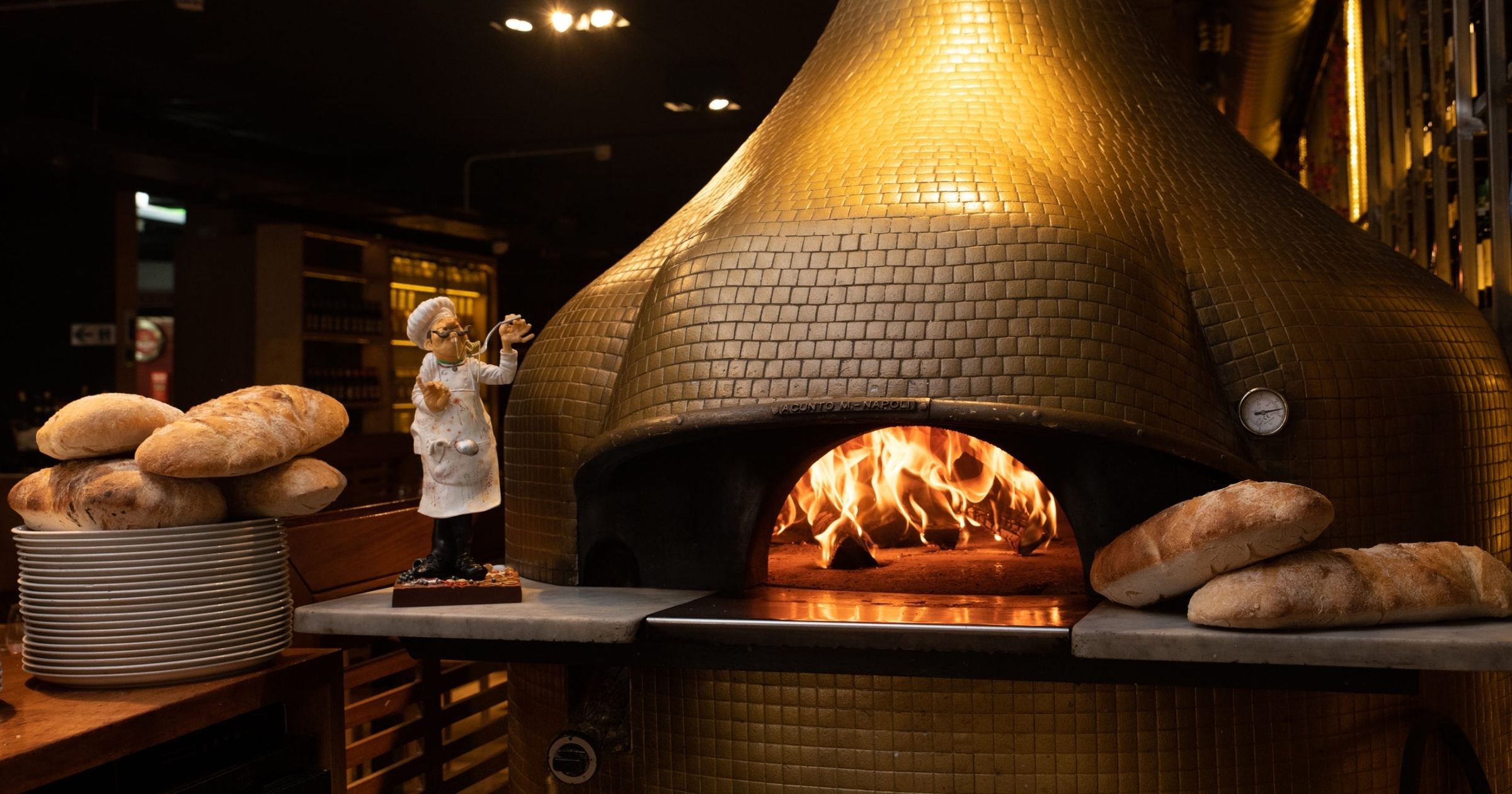 Luigi Barcelona: Authentic Neapolitan Pizza & Artisan Pasta in Eixample